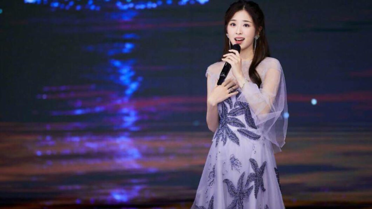 张含韵又火了,翻唱《起风了》惊艳乐坛,开口就是超越周深的翻唱!