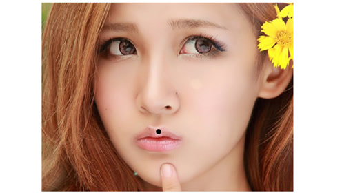 嘴唇这个位置有痣的人,注定轻轻松松幸福一生!