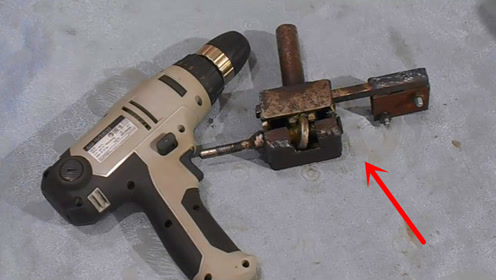 国外大叔自制了一个"电锯",驱动靠电钻,原理设计真是巧妙