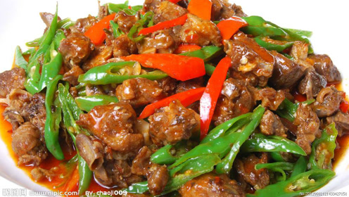 这样做的仔姜爆鸭,色香味俱全,一旁的都看饿了!