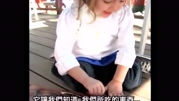 她为孩子们创作了一本插画书《为什么我们不吃动物》