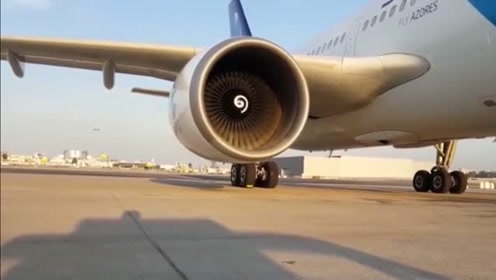 实拍飞机发动机加力全过程,每小时几吨油,不是白耗的!