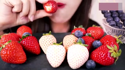 韩国美女吃播,吃新鲜的水果,咀嚼声好听极了