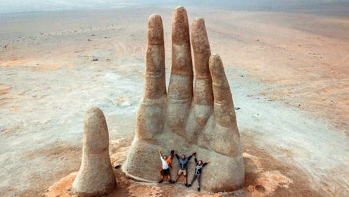 世界上最小的五指山,其中两座出自同一雕塑家之手,均为网红地标