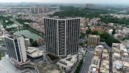 广州南沙区黄阁镇麒麟广场航拍,小镇的购物中心也很气派