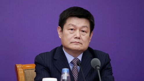 派遣至海外的医疗专家队员健康是否有保障?李明柱:请大家放心