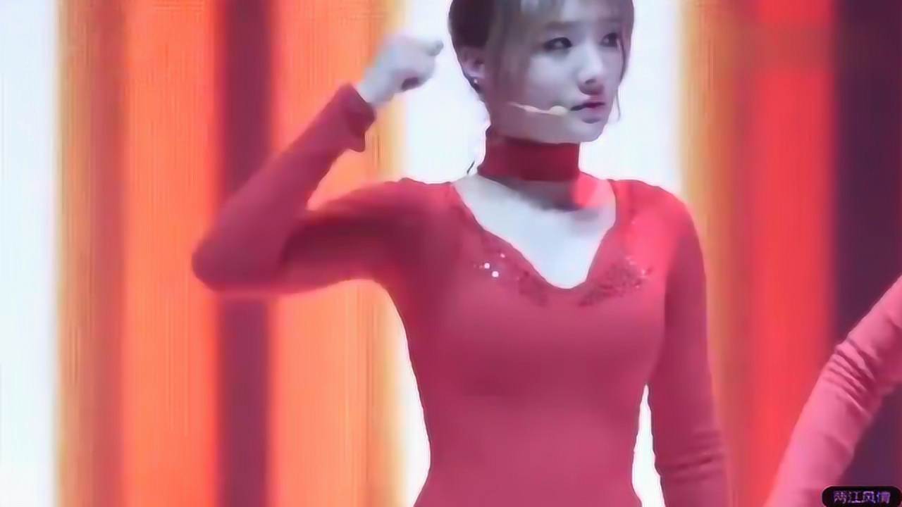 韩国女团stellar《提线木偶》朱敏希饭拍,抹胸红衣,性感一姐!