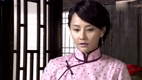 娘心:彩霞刚坐下来吃饭,就遭老板训斥,这也太没良心了吧