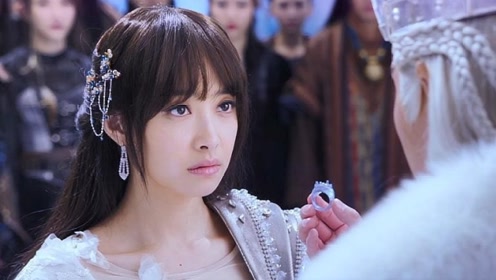 幻城大结局:梨落戴上戒指,瞬间黑发变成白发成为冰后,真惊艳