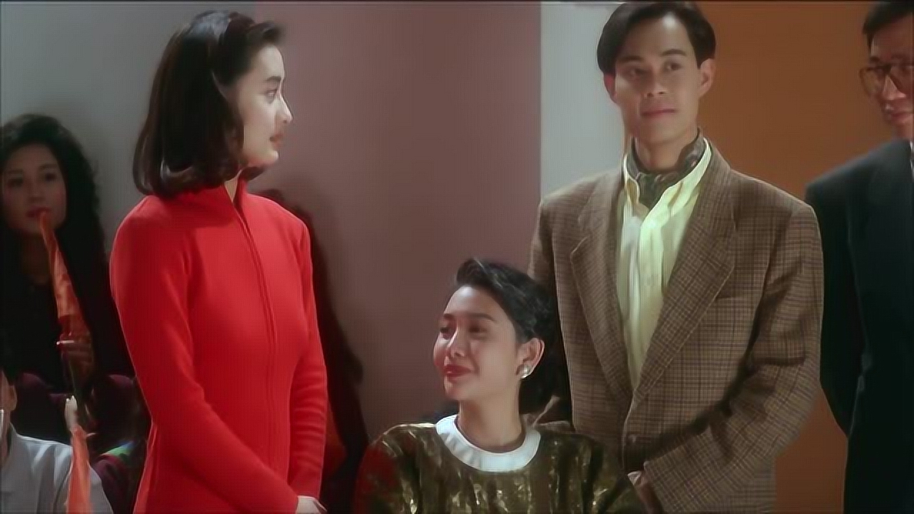 赌城大亨:众人开始赛跑,朱玲玲获得第一名,众人在一起吃饭