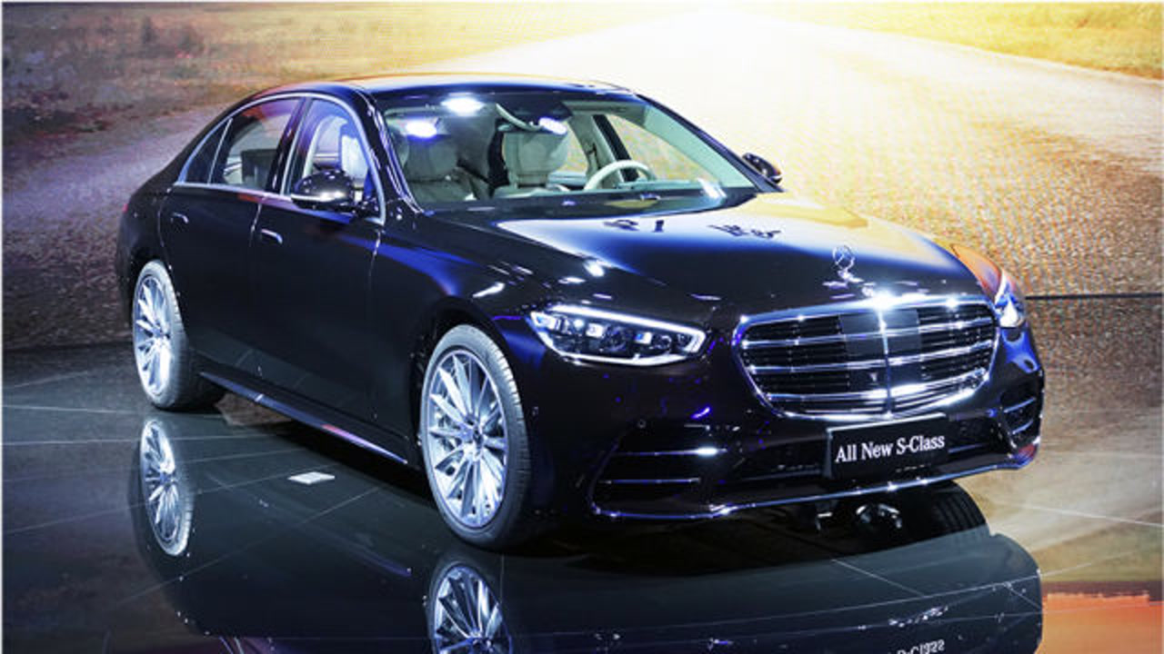 首创裸眼3d仪表,全新奔驰s级颠覆你的想象,售价多少你会买单?