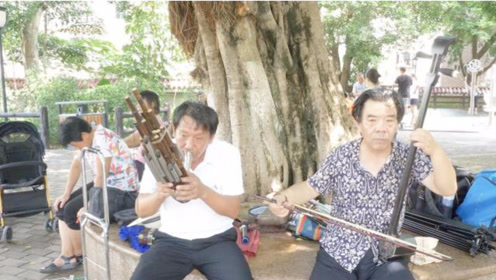 这首歌，邓丽君的歌迷一定很熟悉，高胡把人拉回到了1984的春晚