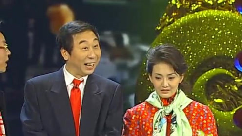 冯巩牛莉朱军小品《跟着媳妇当保姆》,巩哥不放心媳妇给人当保姆,非要