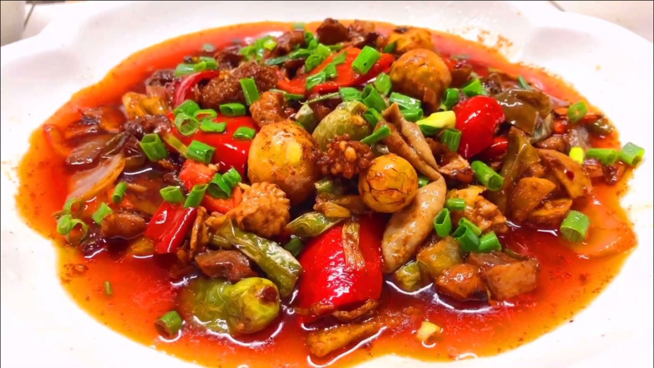 酸辣鸭杂比鸡杂的味道还巴适,酸辣香脆无异味,隔壁小孩囗水长流