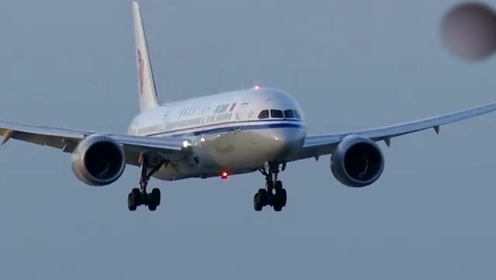 中国国际航空的波音787-9梦想客机降落在西班牙马德里机场!
