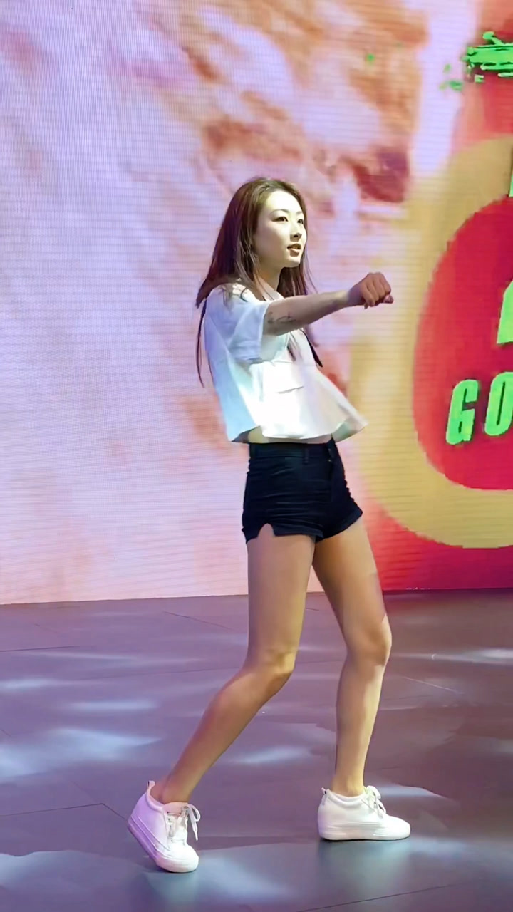 小姐姐跳舞带劲吗