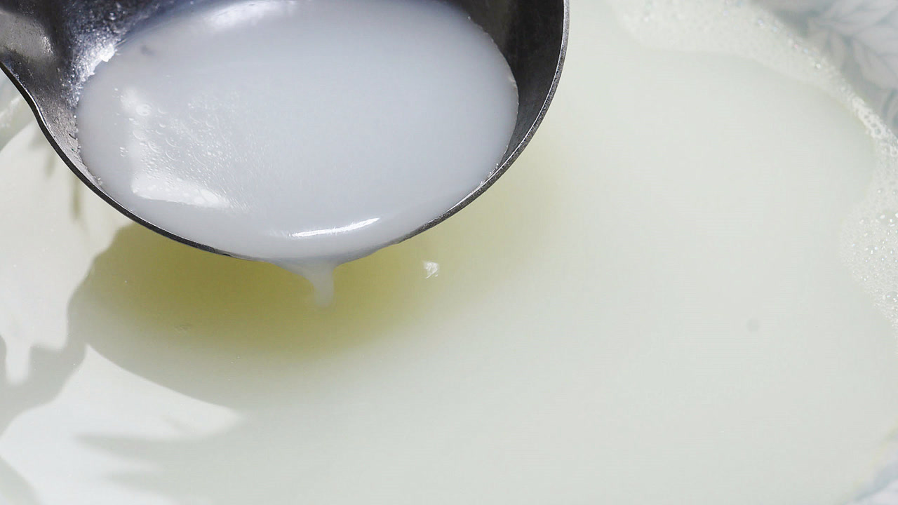 只用一个鸡蛋,熬制一锅高汤,香浓白如牛奶,天然配方免费教你