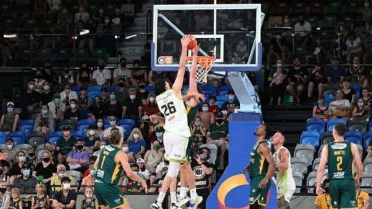 魔王降临！NBL联赛周琦19分钟高效砍18分9板2帽