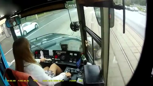 实拍女电车司机 腾讯视频