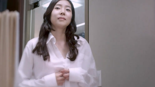 没有内衣的美女_美女内衣内裤全部没有