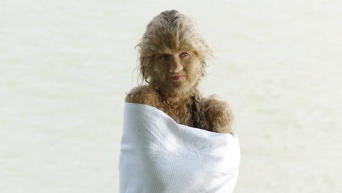 电影《狮女传说》,女孩生下来就浑身长毛,狼人看到也要赶紧逃跑