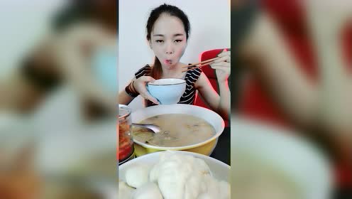 吃了一小口 腾讯视频