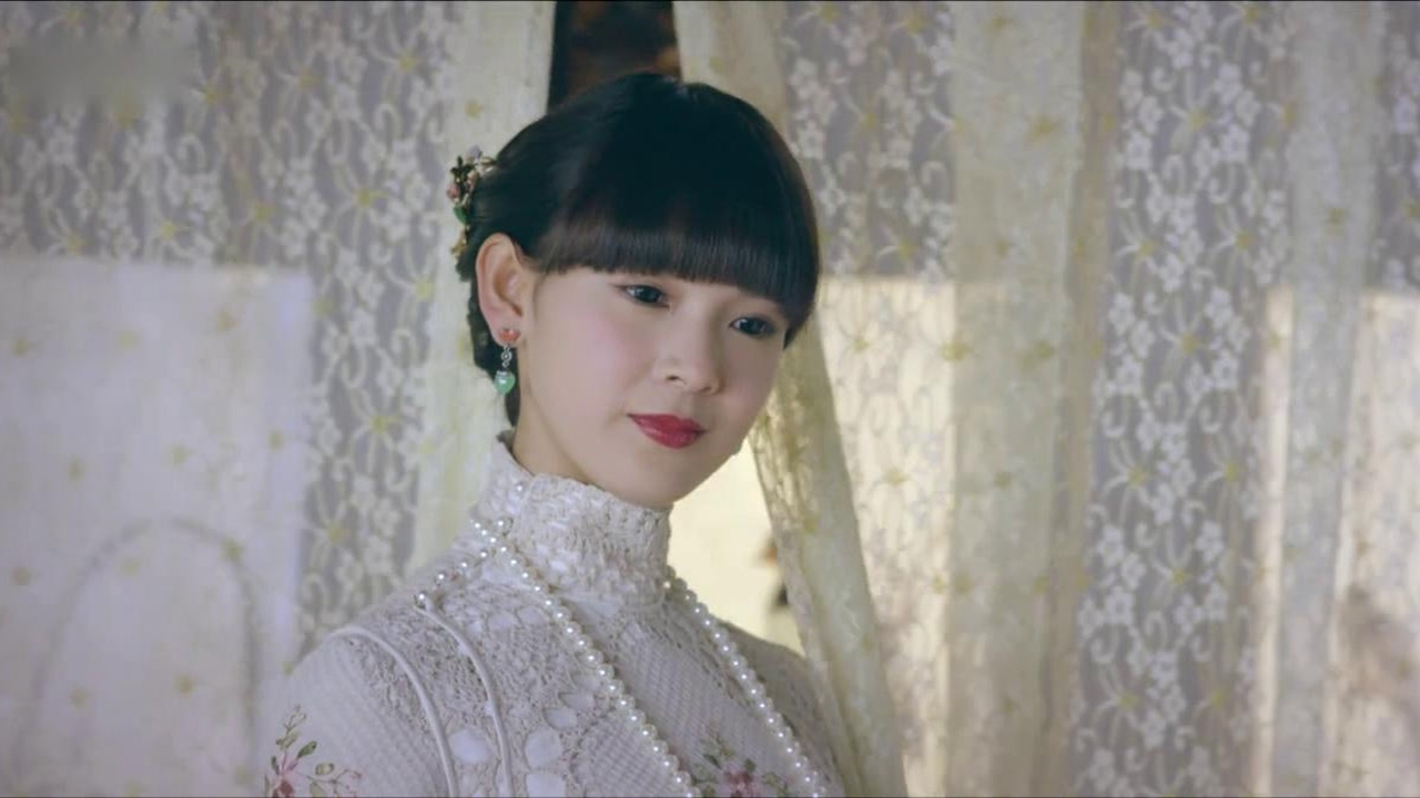 无心法师:岳绮罗一身白色蕾丝镂空旗袍出场,惊艳了无心