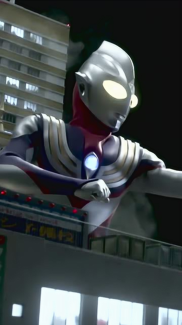 将来出场无论你站在什么位置都是我们心中的c位迪迦奥特曼