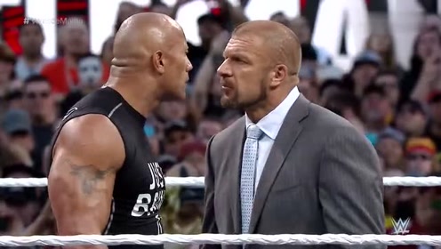 2015摔跤狂热大赛 隆达罗西为巨石强森站台