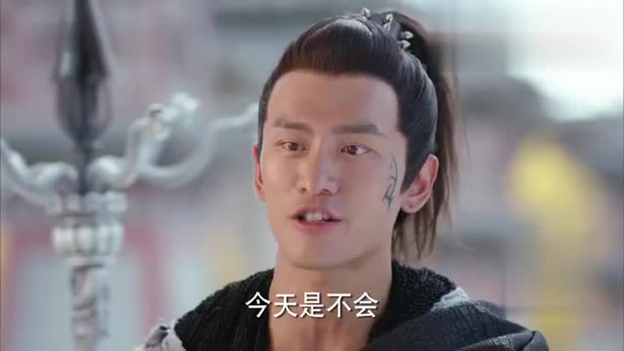 择天记:落落对阵魔族人,一套落雨鞭,打的是行云流水,酷