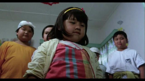 《僵尸先生2》05:小朋友给小僵尸取名字,叫开心果.还一块儿玩