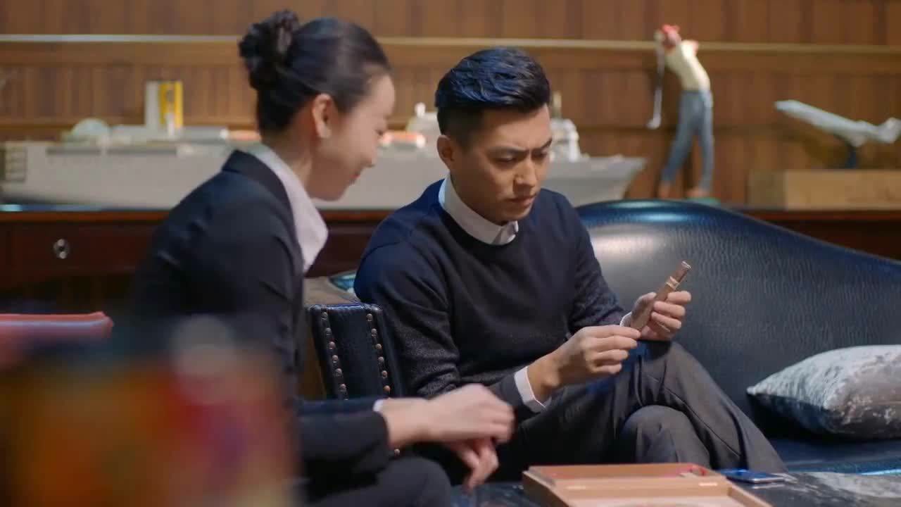欢乐颂:魏渭彻底毁掉了安迪,老谭直接闯入他家,上去一拳狂揍