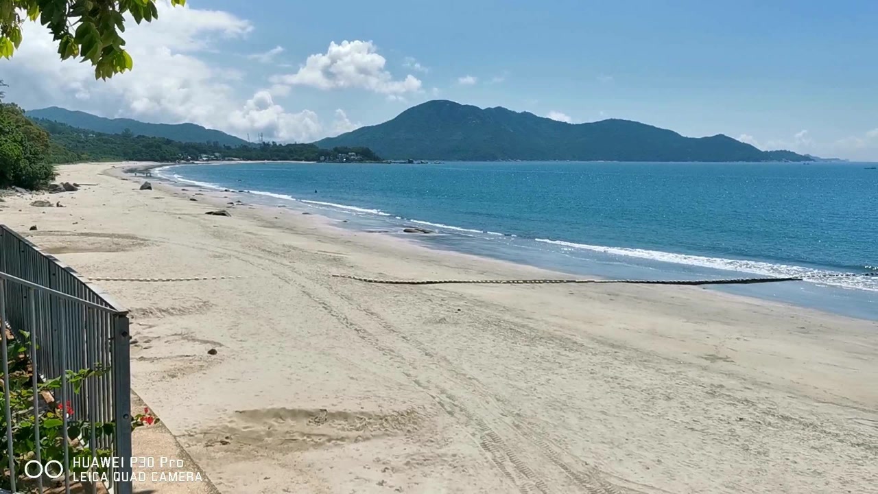 香港大屿山岛上长沙的沙滩与游泳场,摄影于2021年8月17日【岳中琦博主