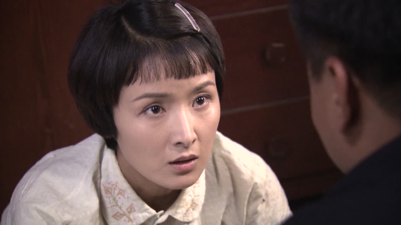 黄曼得知男友装病怒打