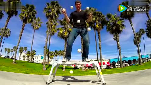 0:01:23beatbox加扔球杂技高难度动作请勿模仿!