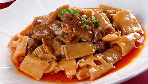 山笋煨牛腩,吃牛肉,暖心暖胃,搭上野山笋,营养互补,口感互补!