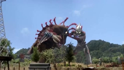 压服佐菲奥特曼的巴顿终于感受到了蛋蛋的忧伤