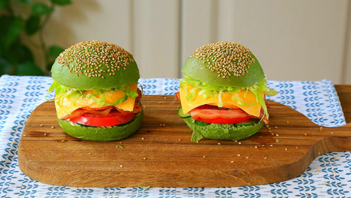 手把手教你做夏日小清新的绿色汉堡,给你的夏天增添一些清凉感!