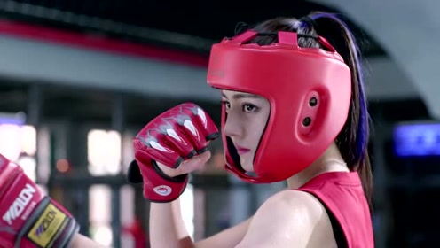 火狼女对战剧亮,一个"锁头脚"直接击倒对手!