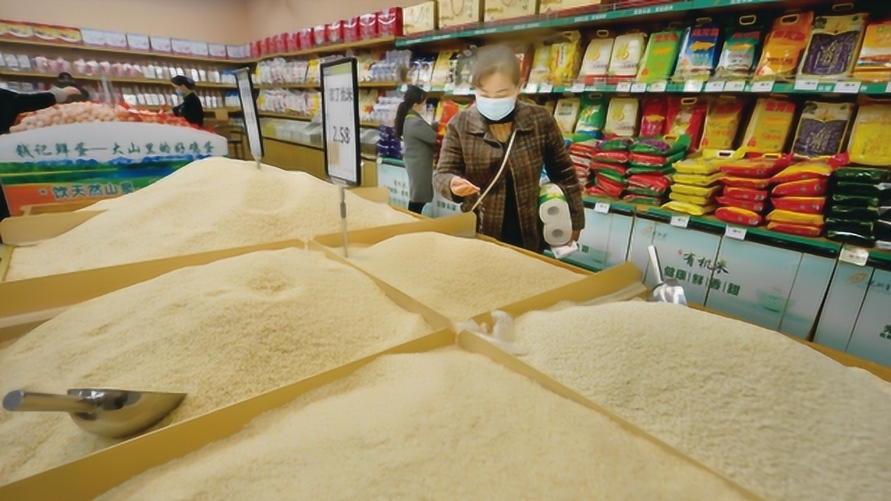囤米抢面有必要吗?国家郑重发声:不仅自己够吃还对外出口