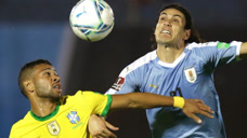 世预赛-阿图尔进球卡瓦尼红牌 巴西客场2-0乌拉圭