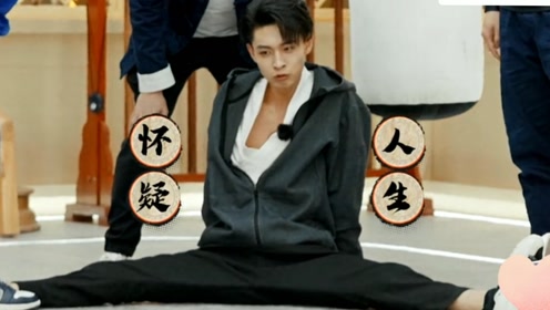 简 介:练个一字马,看妹子那痛苦的样子很是让哥心疼啊上传者:健身视频