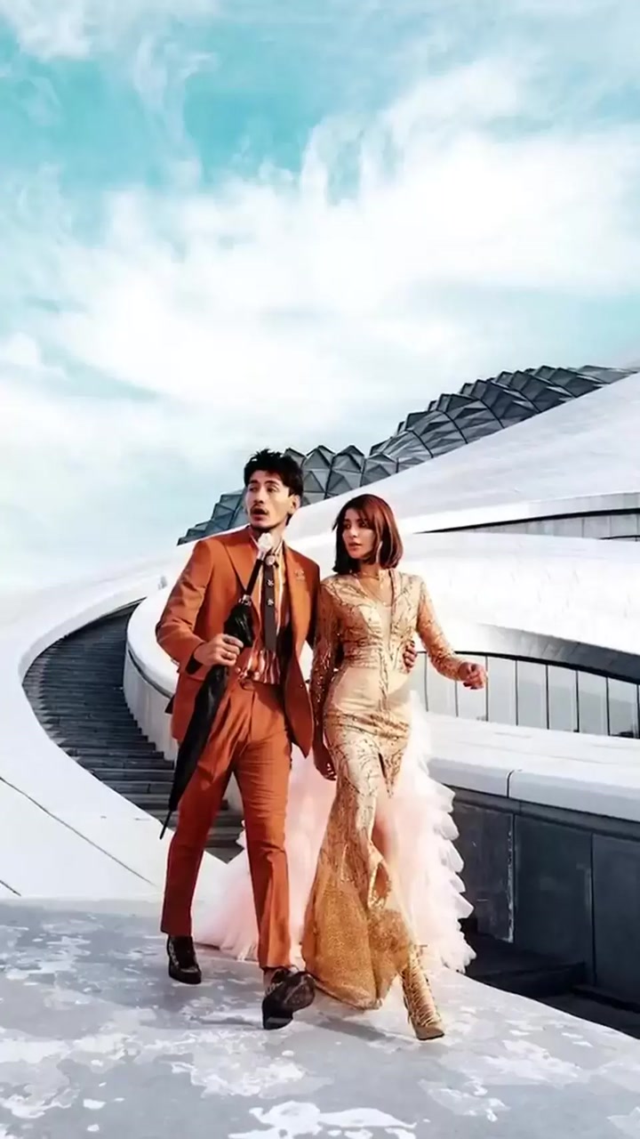 不和大叔一起,莎莎拍的照片,生硬刻板没感觉!