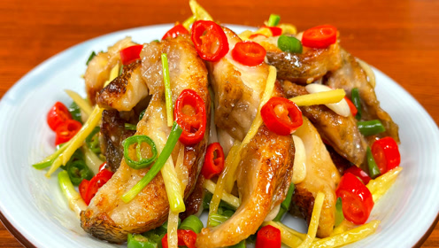 教你生炒鲈鱼的家常做法用料简单鱼肉鲜嫩下酒下饭都不错