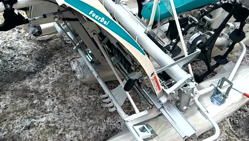 富尔代插秧机展示