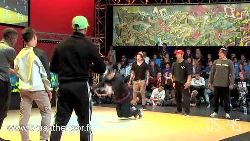 Break Into The Dark è¾è®¯è§é¢ Into the dark est une série tv de louis ackerman et paul davis avec jonah rey (), avery bagenstos (tony). break into the dark è¾è®¯è§é¢