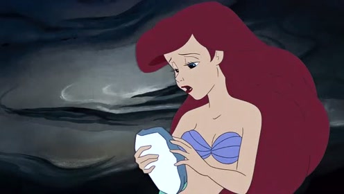《小美人鱼》艾莉儿伤心哭泣 老巫婆指示手下蛊惑