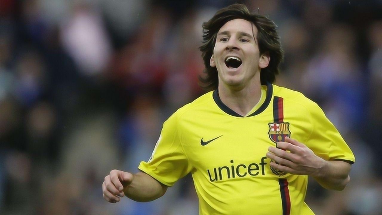 与众不同!梅西16岁罕见比赛视频