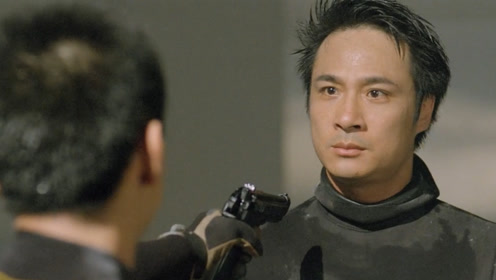 高度戒备:吴镇宇骗过刘青云,从水底暴力闯入银行金库