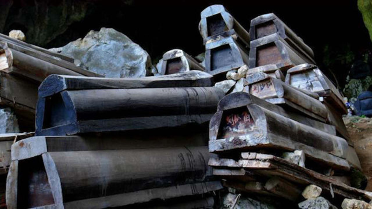 江西挖掘千年古墓,墓内有46名少女"赤身"陪葬,专家一阵胆寒